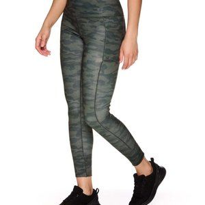 NWT Reebok Black Litchen Camo Pocket Flex Cuffed Legging